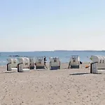 6 Person In Großenbrode
