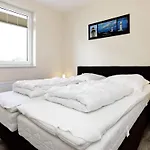 6 Person In