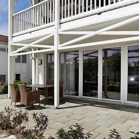 6 Person In Apartament *