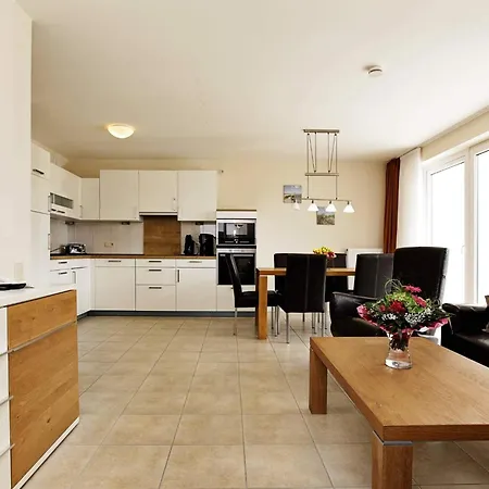 6 Person In * Großenbrode