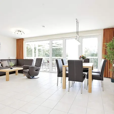 6 Person In Apartament *