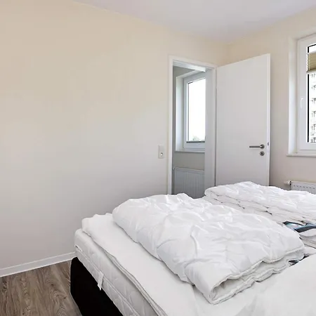 6 Person In Apartament *