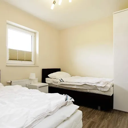 6 Person In Apartament *