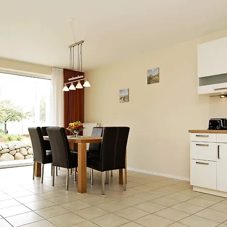 6 Person In Apartament *